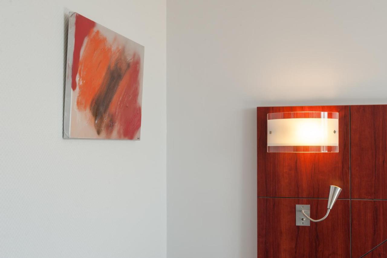 The Originals Boutique, Hotel Le Pariou, Issoire Exteriör bild